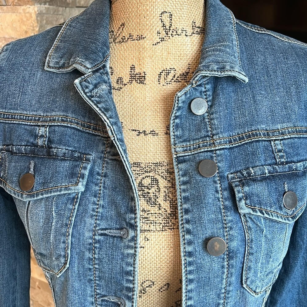 Kut from the Kloth blue jean jean jacket button closure two chest pockets - Picture 2 of 16